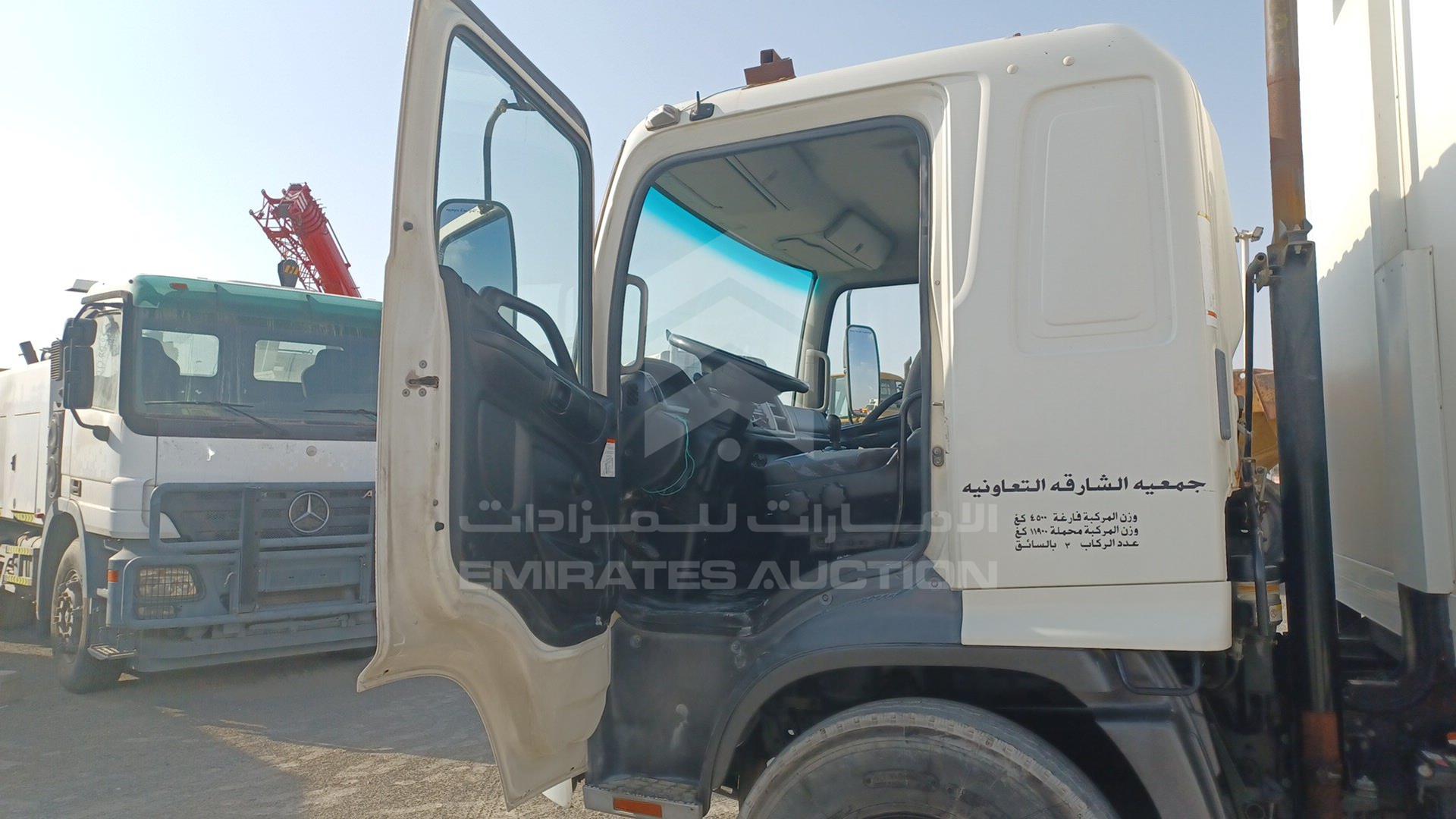 2011 HINO 500 VIN: JHDFG1JP1B1S18435