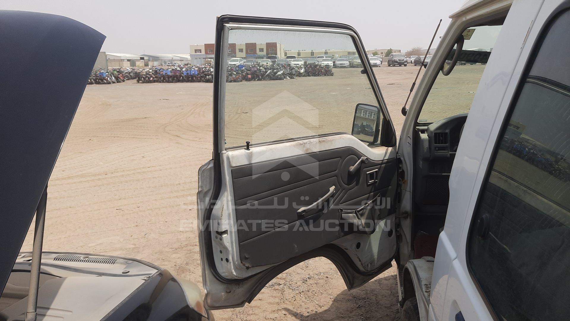 2014 MITSUBISHI L 300 VIN: JMYJNP13VEA700659