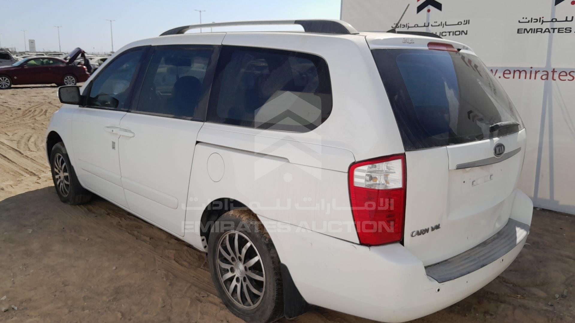 2011 KIA CARNIVAL VIN: KNAMH8177B6386899