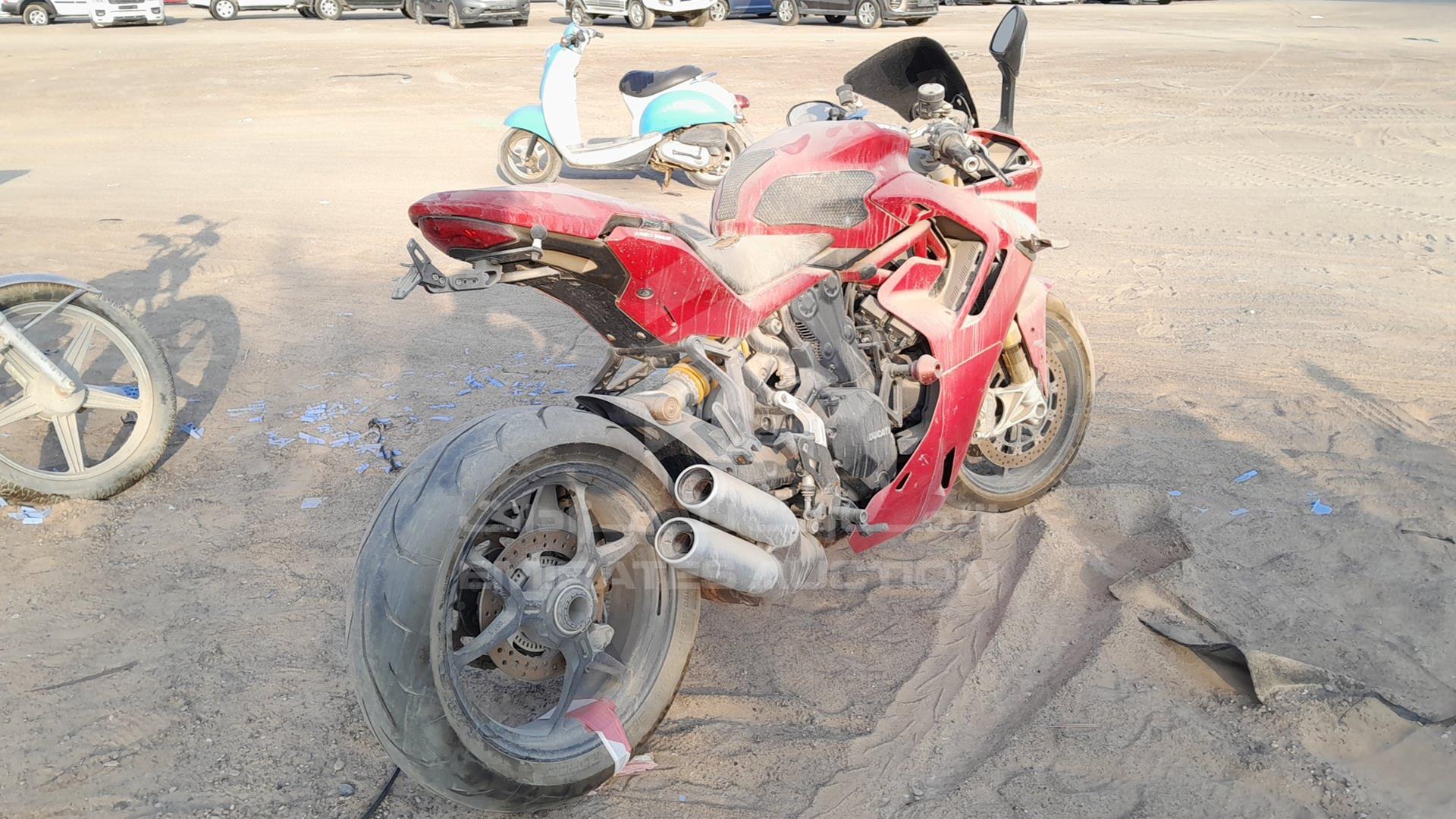 2021 DUCATI SUPER SPORT VIN: ZDM1V00AAMB000768