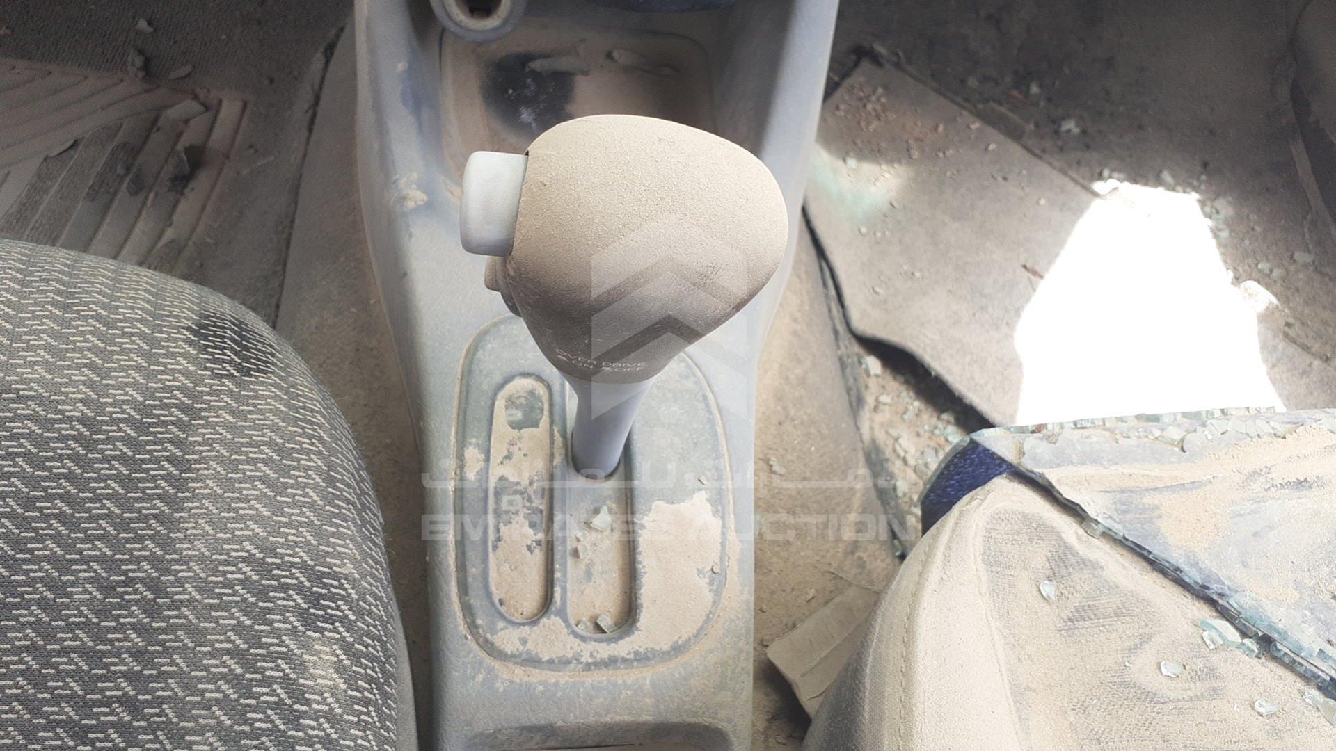 2005 HYUNDAI ACCENT VIN: KMHCG41G15U618273