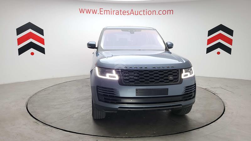 SALGA2BV6JA380966 Auction: EmiratesAuction Lot: 405807 SALGA2BV6JA380966 Range Rover Vogue SE 2018 BLUE Photo 2