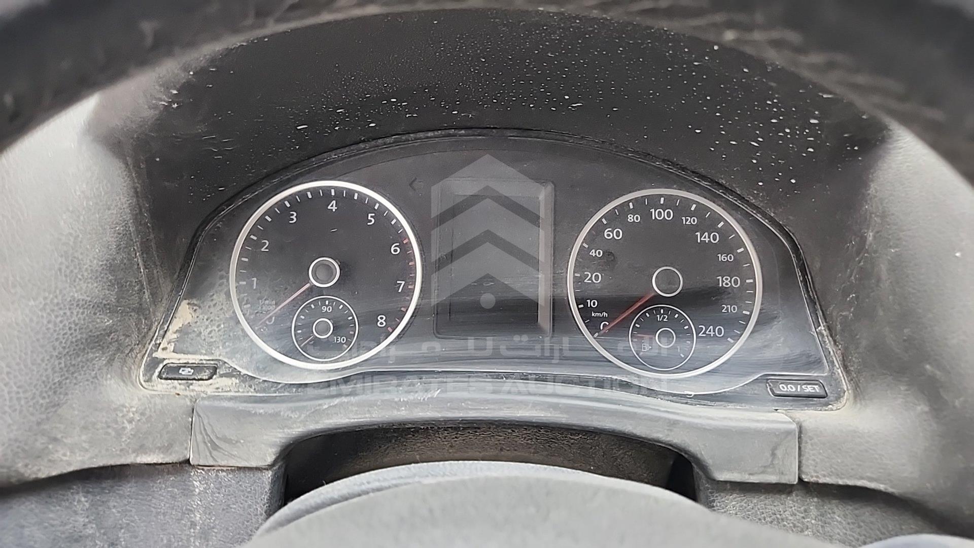 2011 VOLKSWAGEN TIGUAN VIN: WVGCE15N3BW020036
