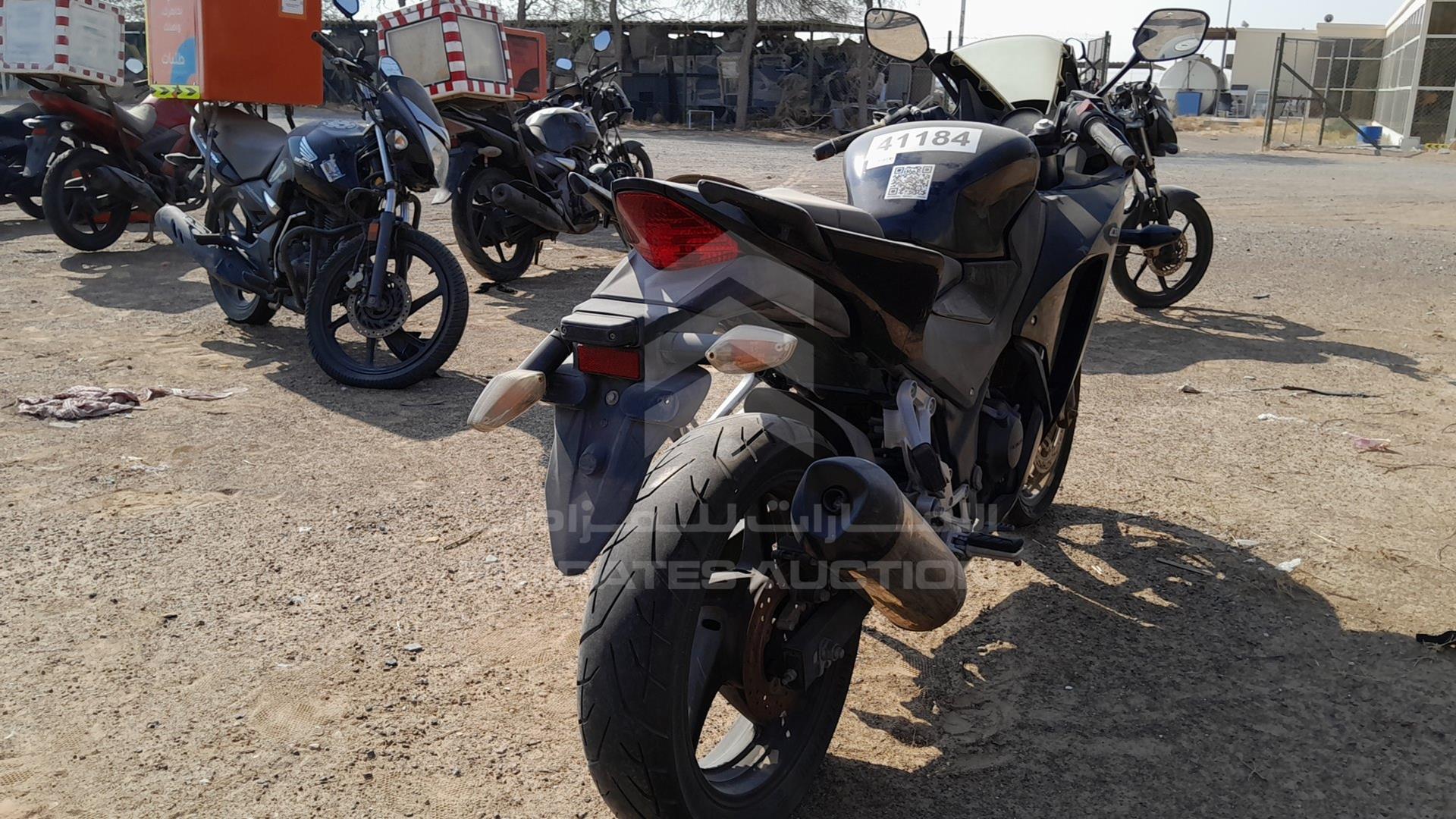 2015 HONDA CB300R VIN: MLHNC51A0F5100108