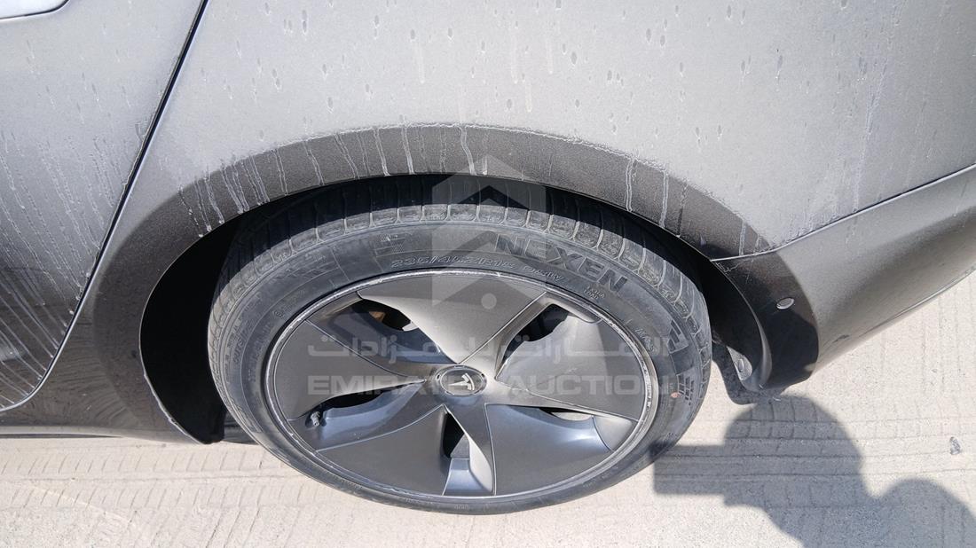 تيسلا موديل 3 2020 — الإطار الخلفي الأيسر — صورة 31