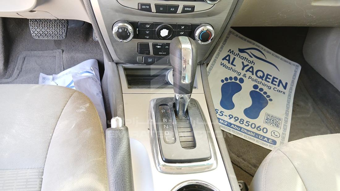 2012 Ford Fusion — Gear View — Photo 17
