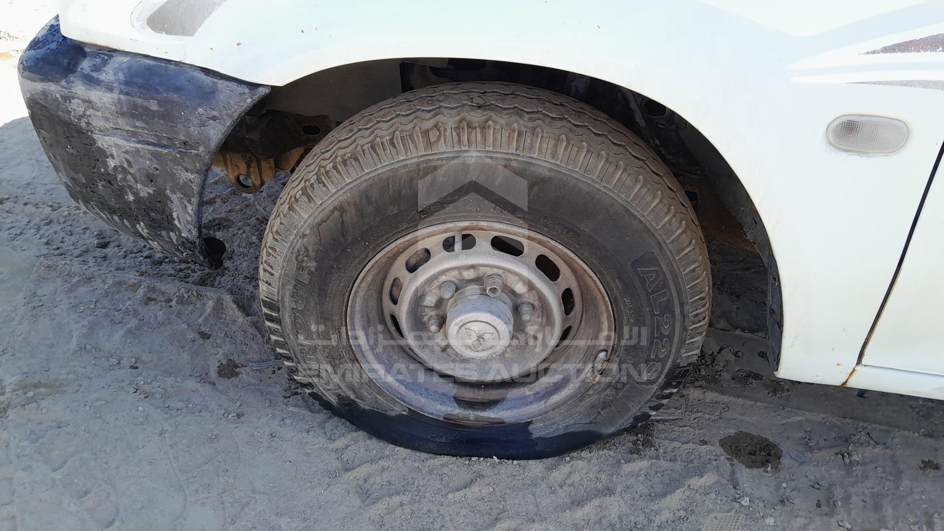 2004 MITSUBISHI L 200 VIN: MMBJNK6204D039338