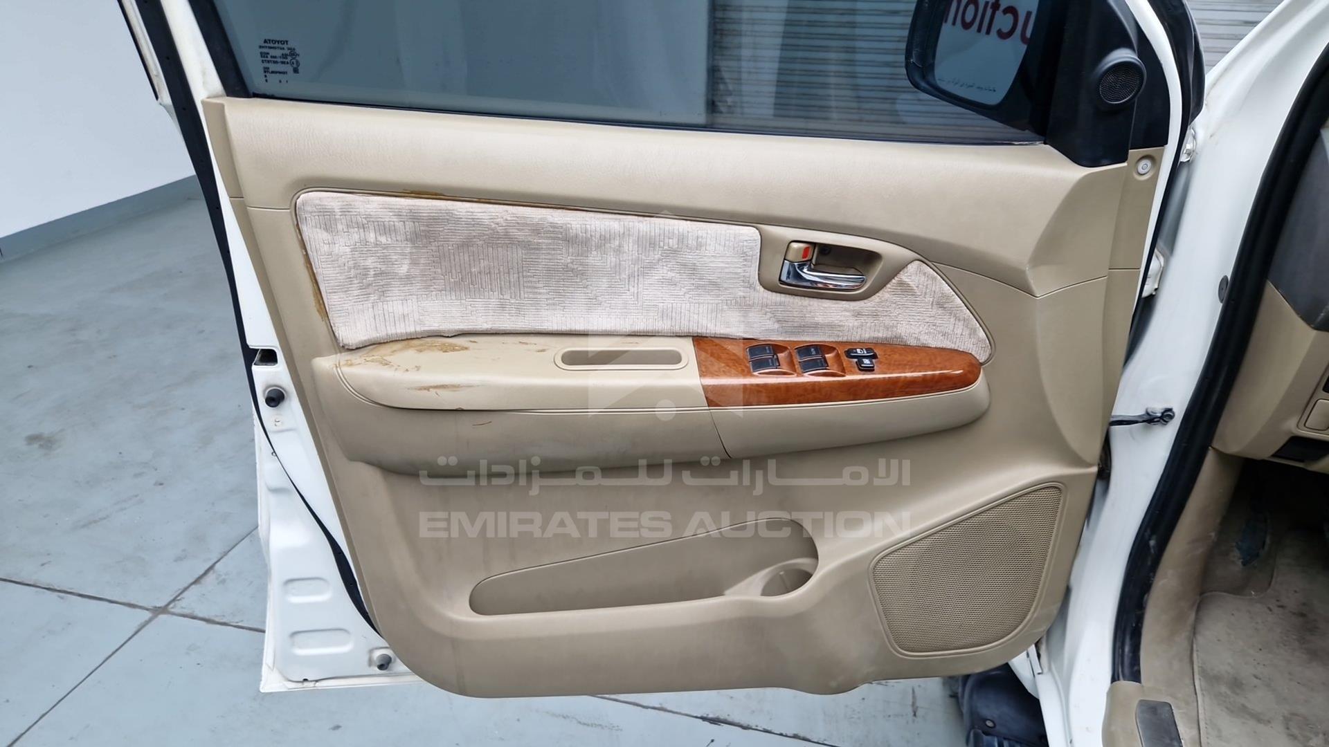 2009 TOYOTA FORTUNER VIN: MHFYU59G497009619