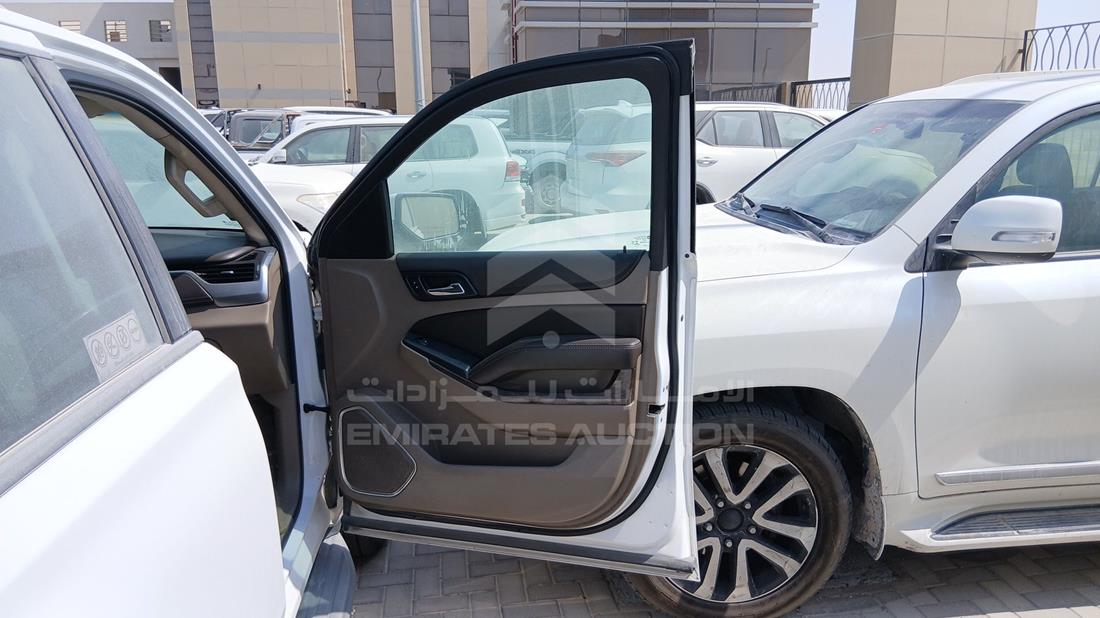 2019 Chevrolet Suburban — Front Right Door — Photo 27