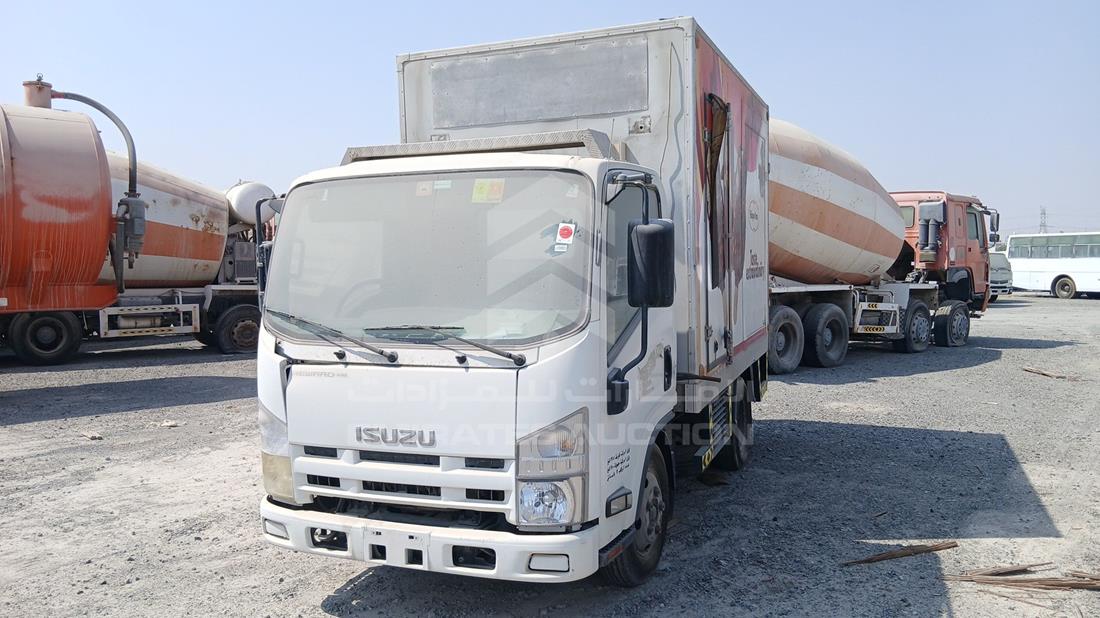 2014 Isuzu Reward NM — Front Left Angle — Photo 5