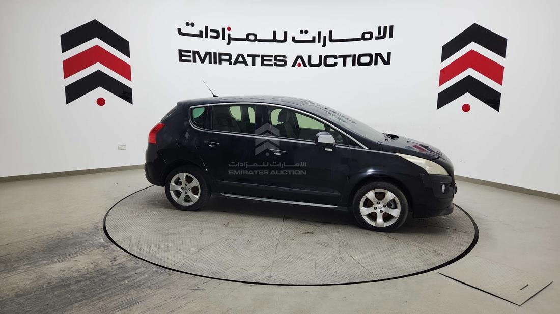 2011 Peugeot 3008 — Right Full View — Photo 36
