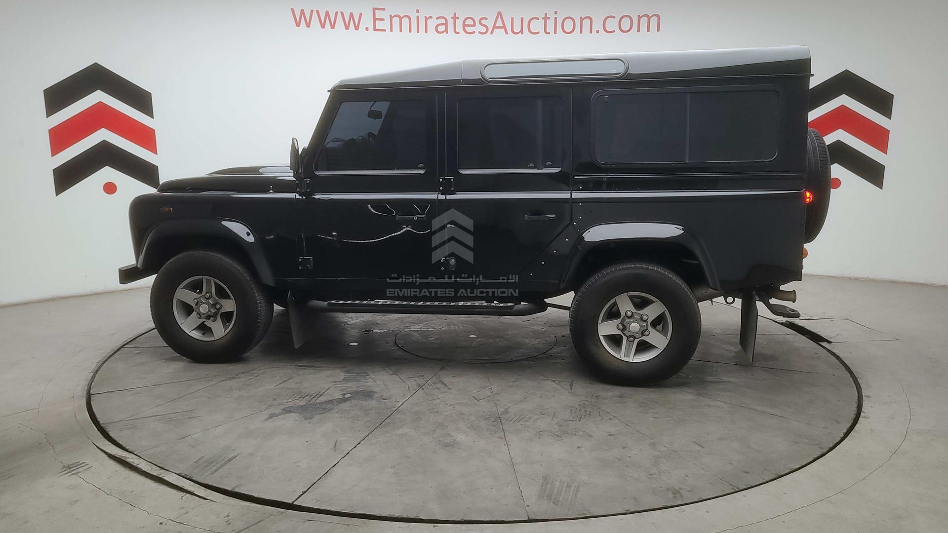 2013 LAND ROVER DEFENDER VIN: SALLDHMR8DA441729