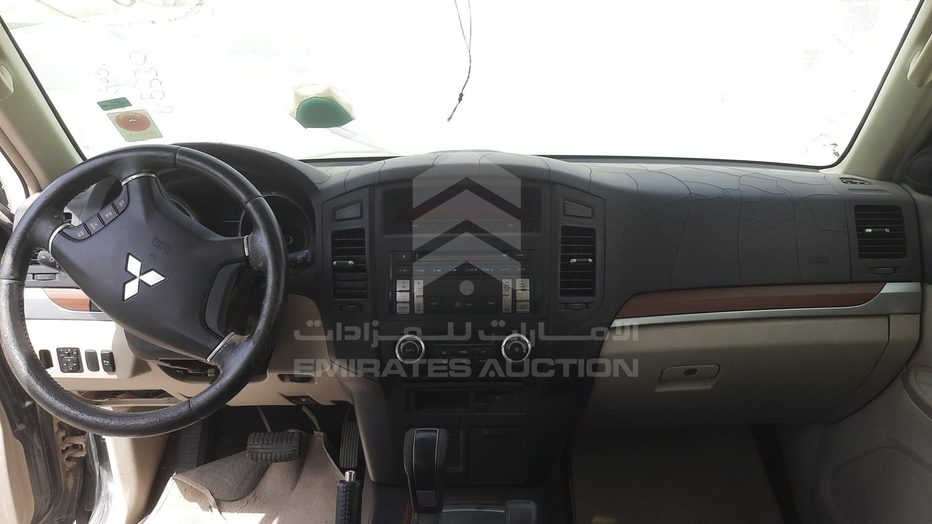2008 MITSUBISHI PAJERO VIN: JMYLRV93W8J730399