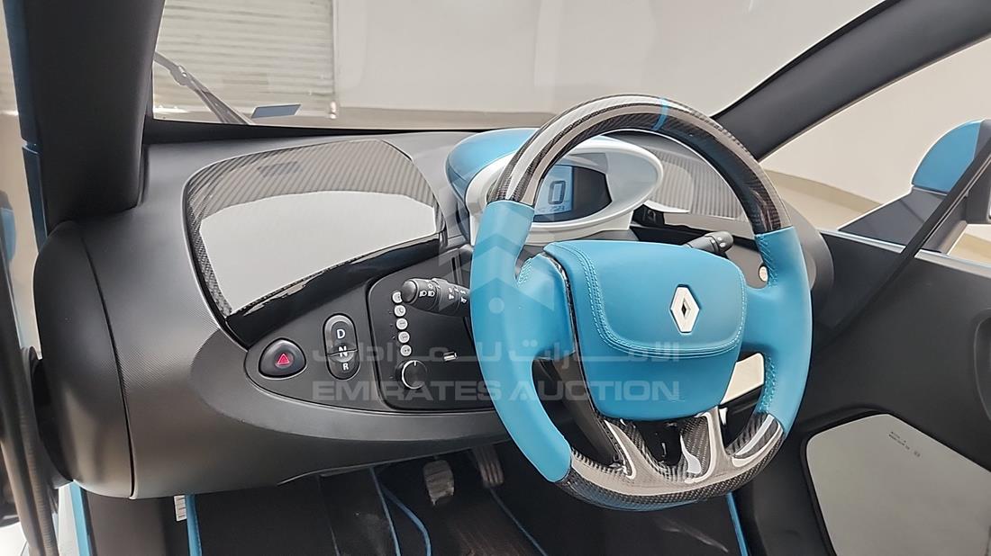 2018 Renault Twizy — Front Left Driver Dashboard View — Photo 12