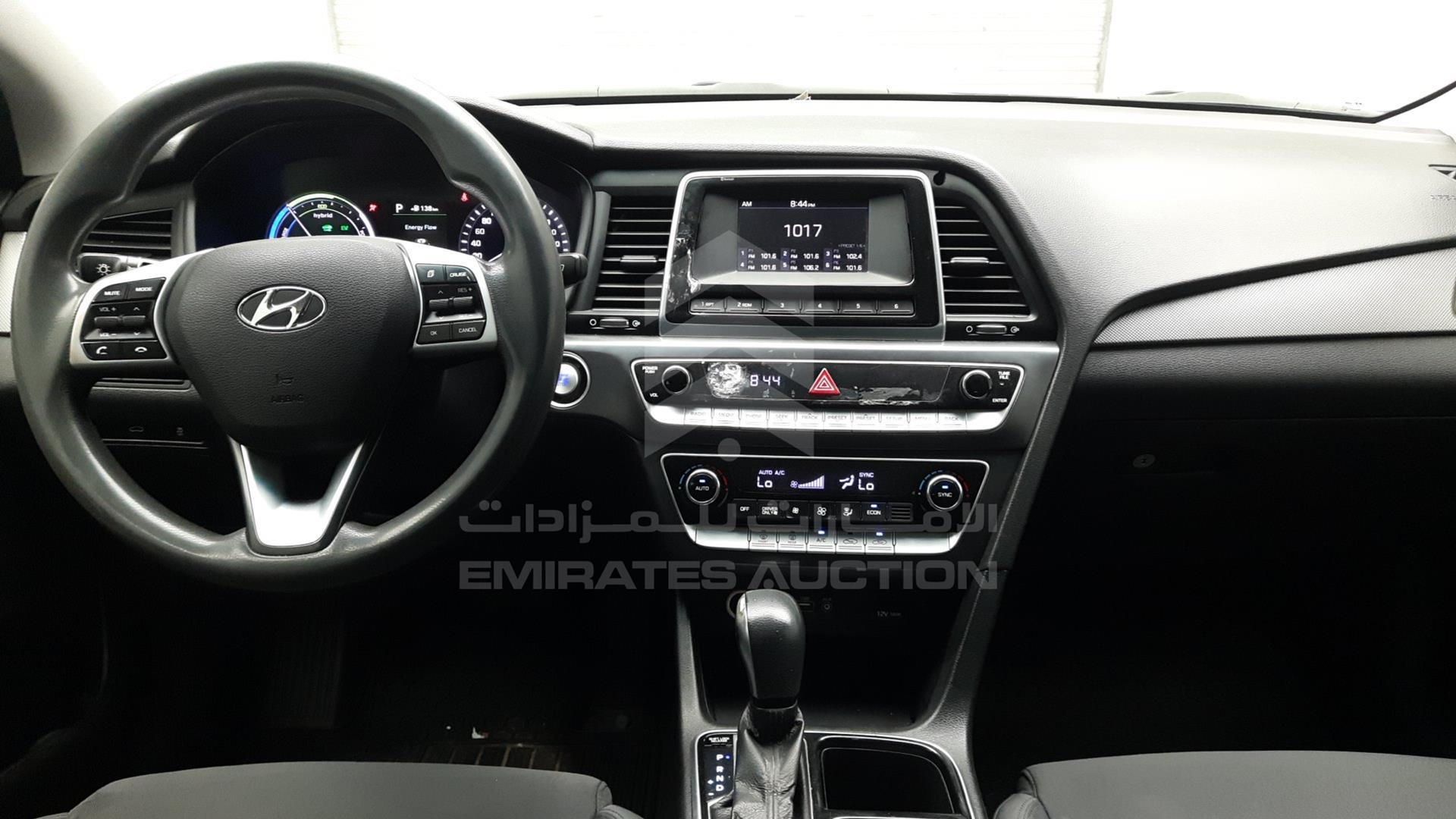 2018 HYUNDAI SONATA VIN: KMHE24139JA081992