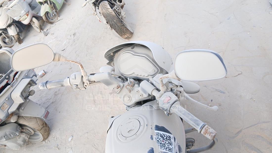 2022 Bajaj Pulsar — Steering & Mounted Controls — Photo 10