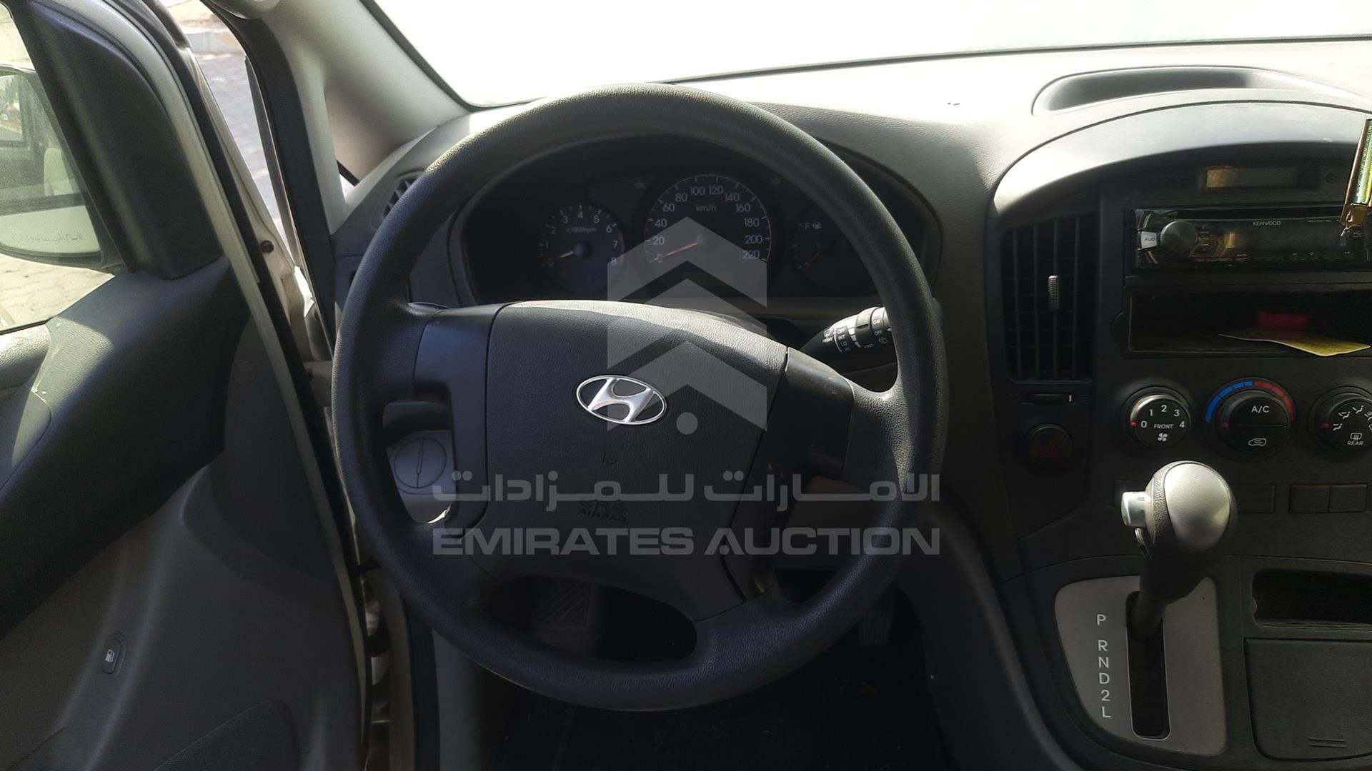 2016 HYUNDAI H1 VIN: KMJWA37R1GU734186