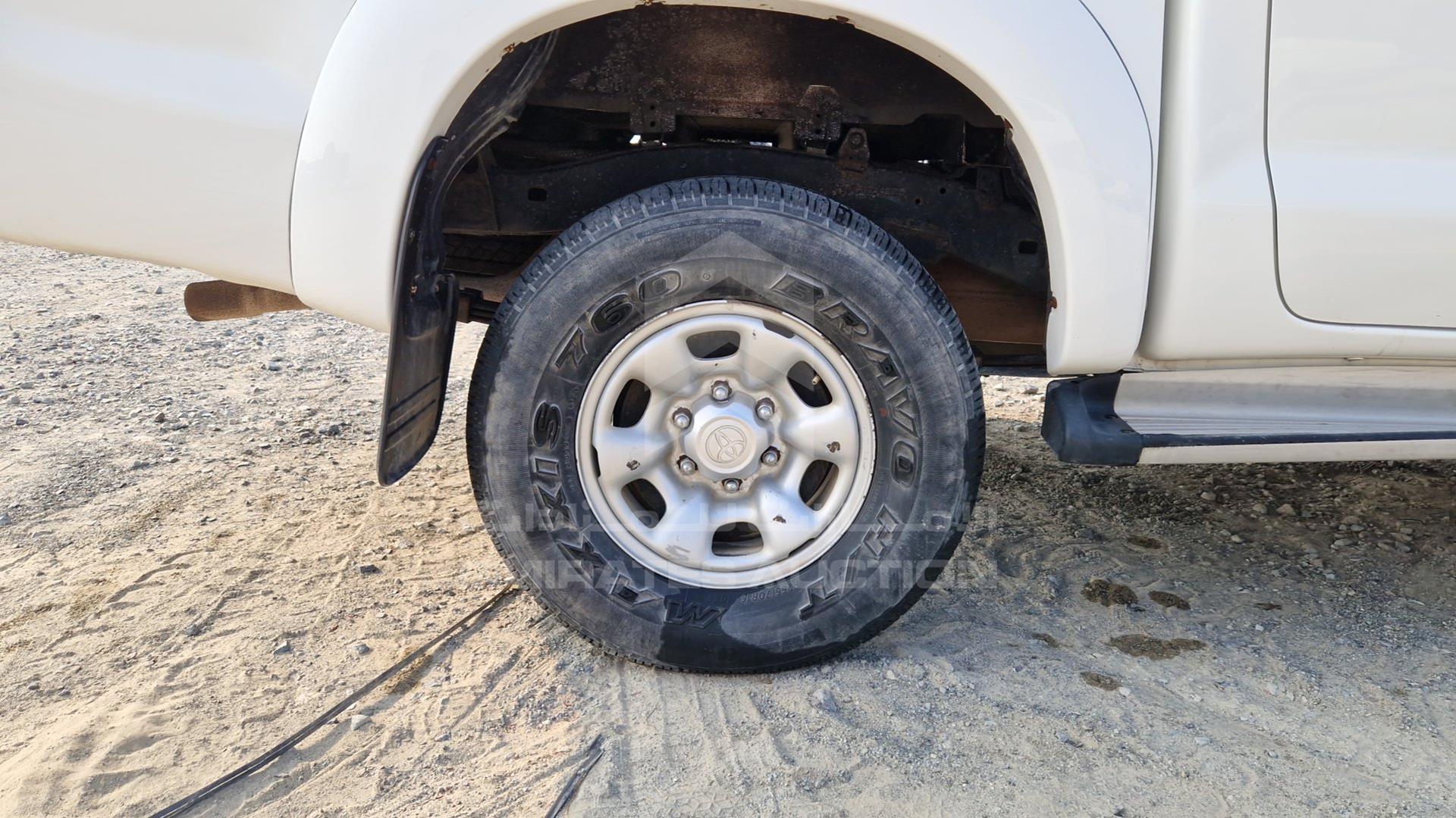 2015 TOYOTA HILUX VIN: MR0FX22G7F1144029