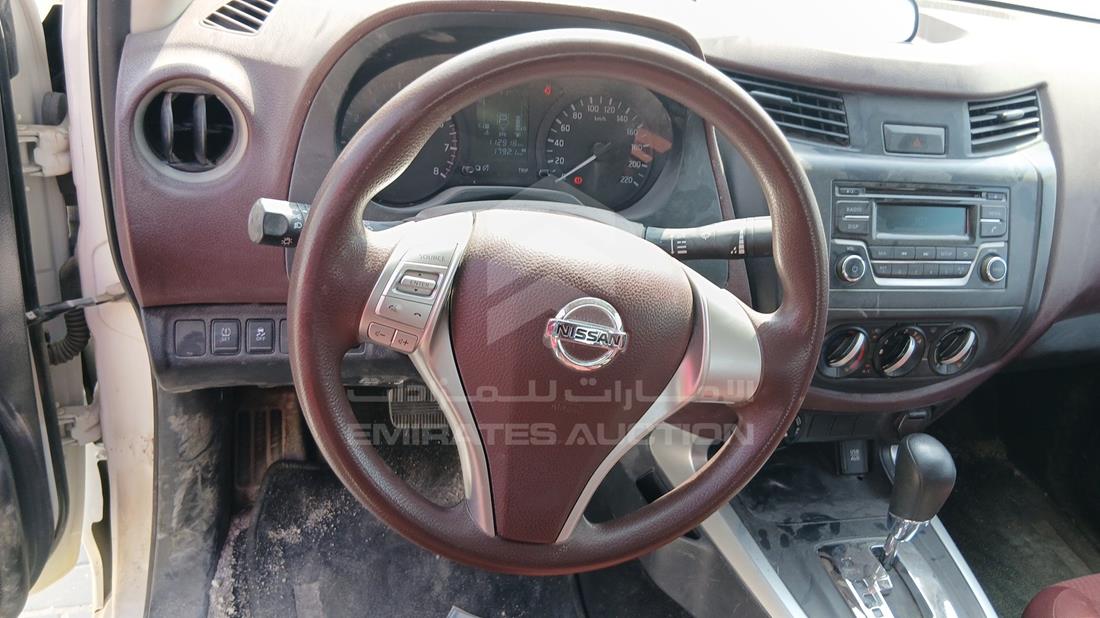 2022 Nissan Navara — Steering & Mounted Controls — Photo 14