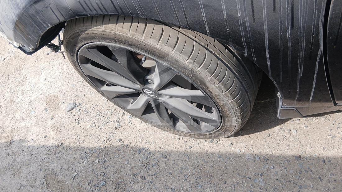 2017 Nissan Maxima — Front Left Tyre — Photo 32