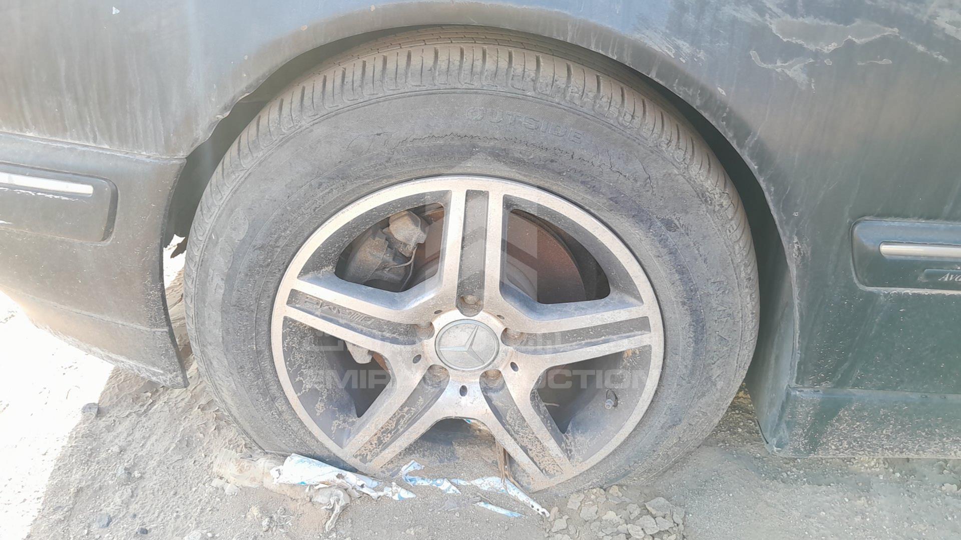 0 MERCEDES E240 VIN: WDB2100621B242522