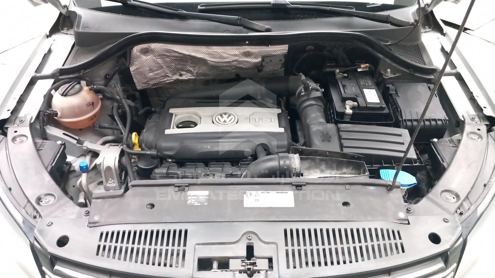 2016 VOLKSWAGEN TIGUAN VIN: WVGDE2AX1GW544858