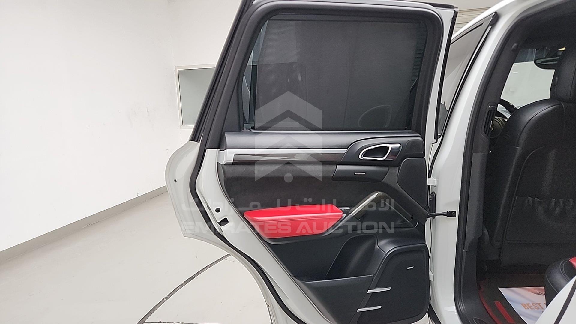 2013 PORSCHE CAYENNE VIN: WP1ZZZ92ZDLA74155