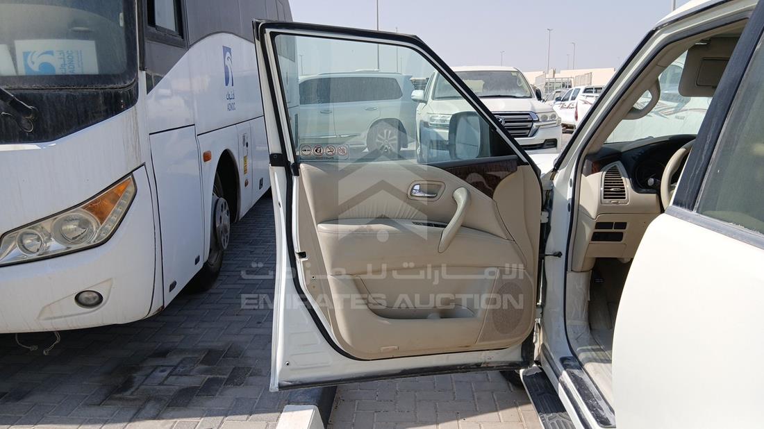 نيسان باترول 2019 — الباب الأمامي الأيسر — صورة 11