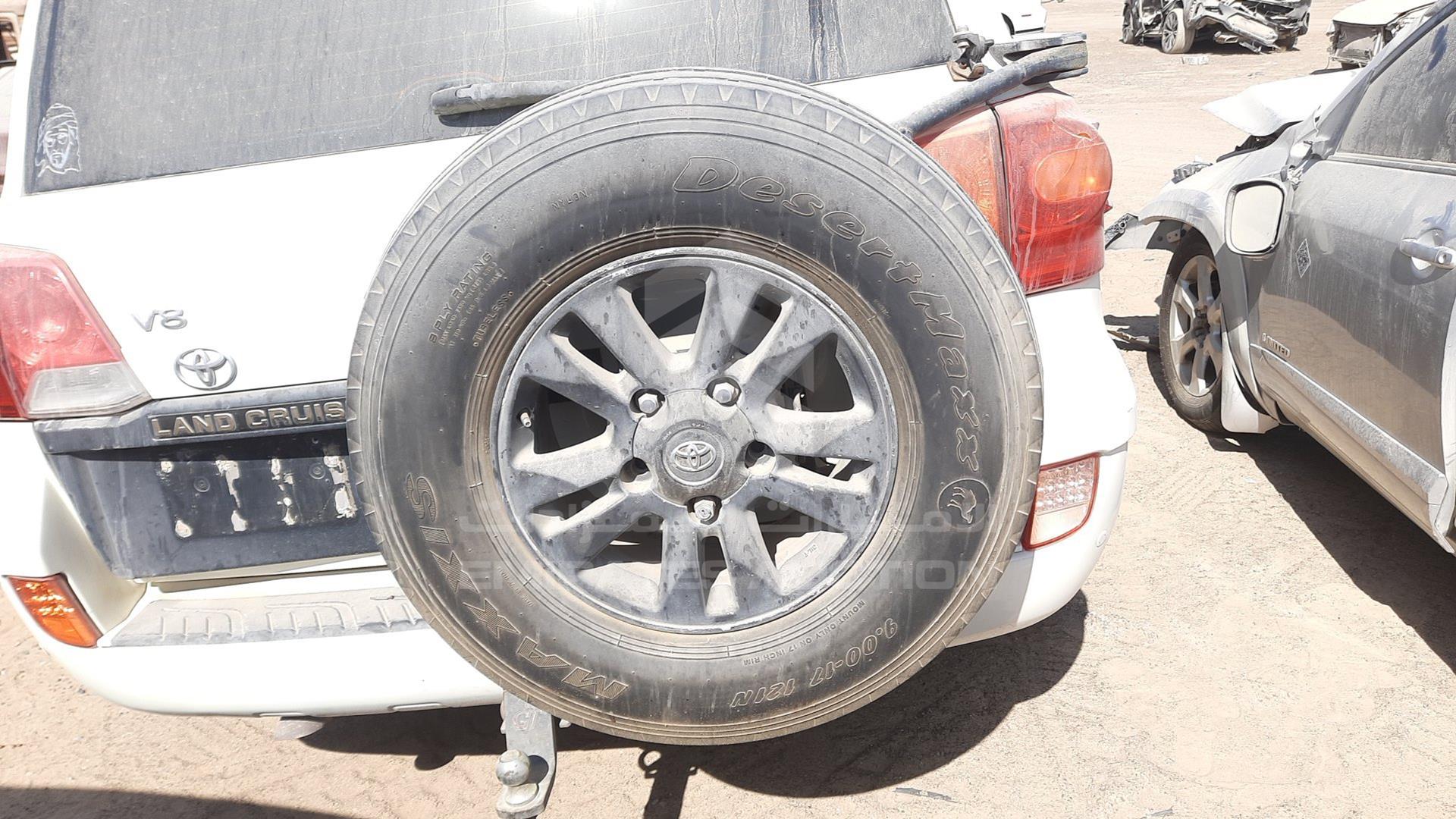 2008 TOYOTA LAND CRUISER VIN: JTMHT05J984014687