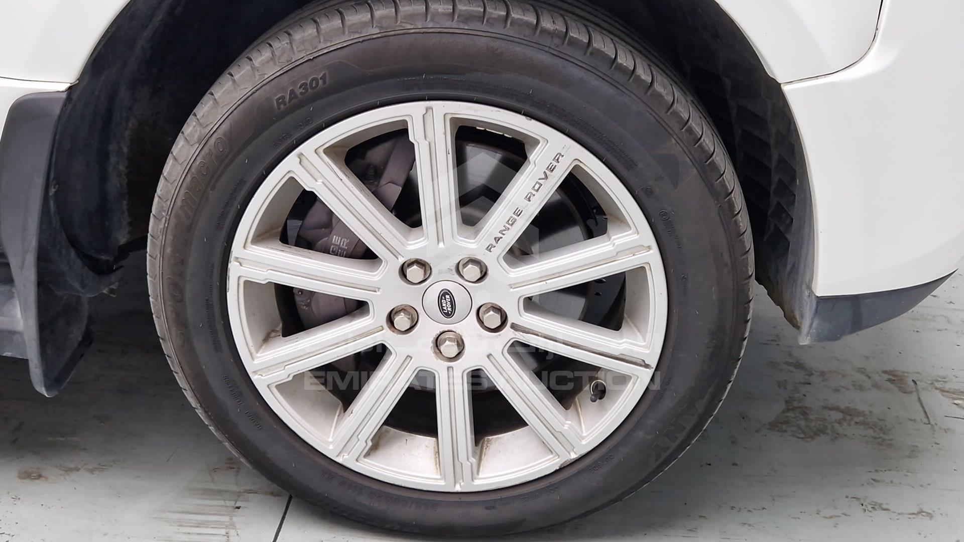 2011 RANGE ROVER VOGUE VIN: SALLMEME4BA337190