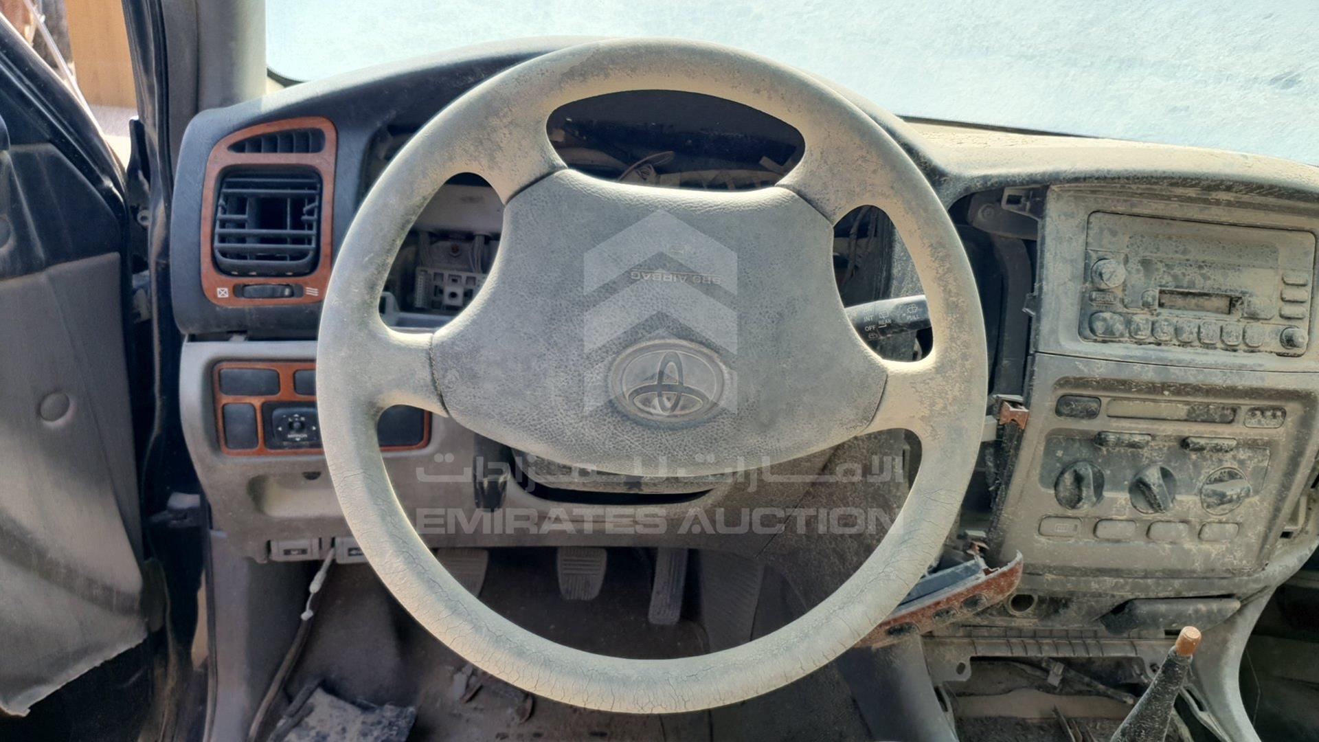 2004 TOYOTA LAND CRUISER VIN: JTECB09J443013529