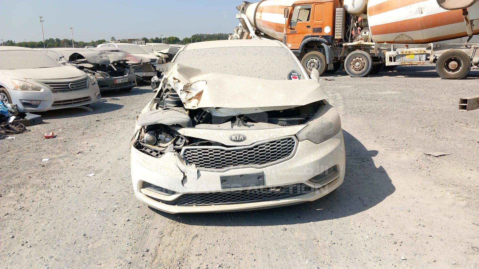 2013 KIA CERATO VIN: KNAFK4111D5806888