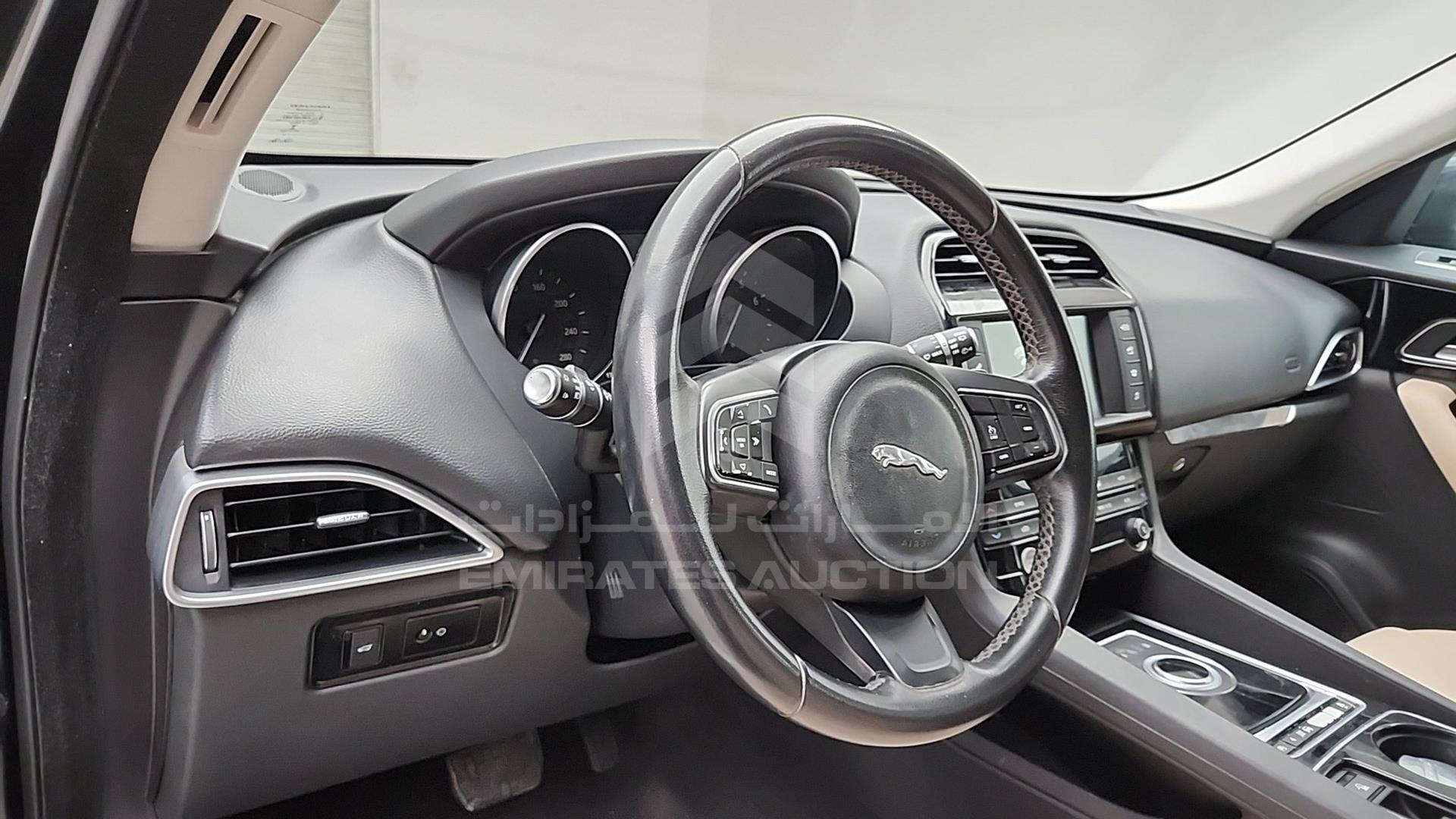 2017 JAGUAR F-PACE VIN: SADCA2BV1HA055730