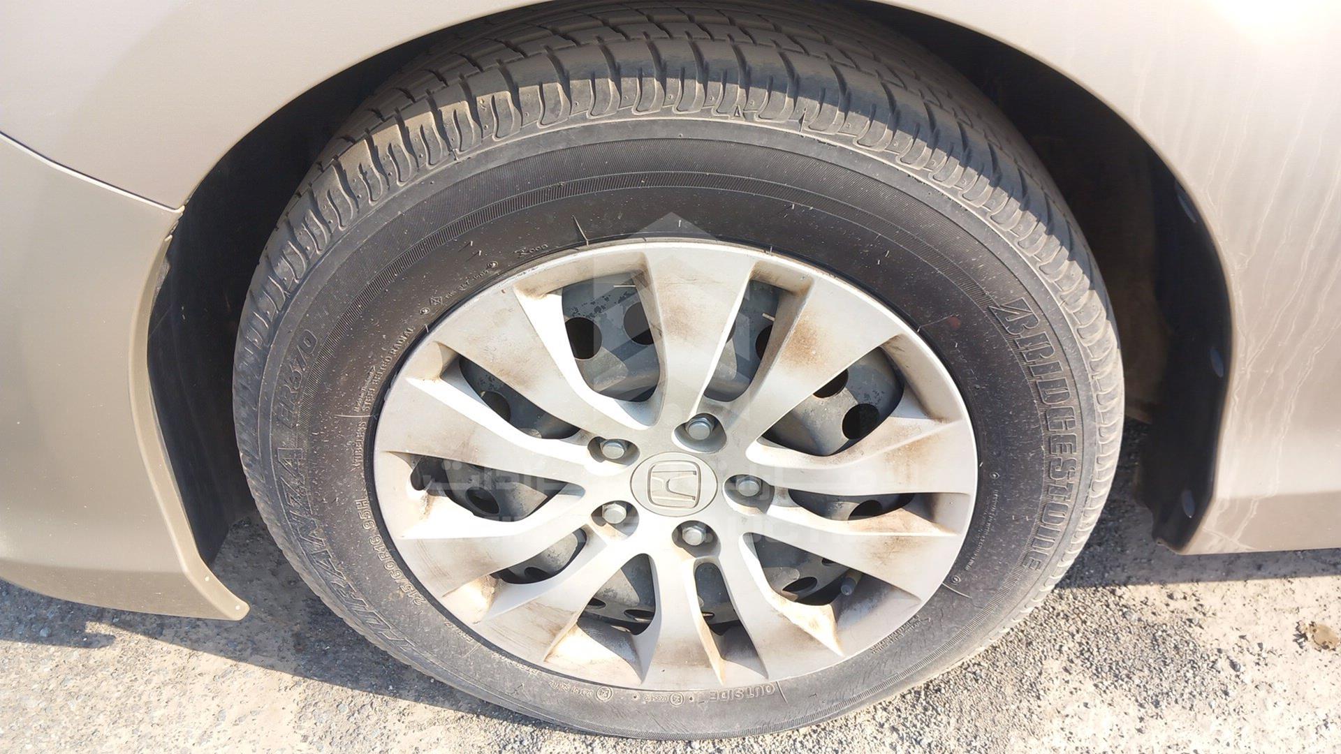 2013 HONDA ACCORD VIN: 1HGCR2622DA616114