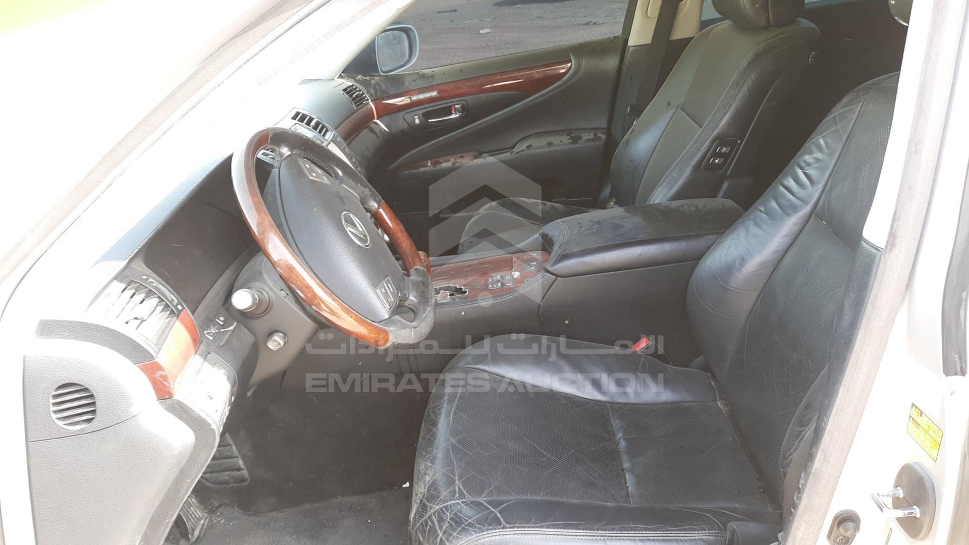 2010 LEXUS LS 460 VIN: JTHCL5EF2A5005220