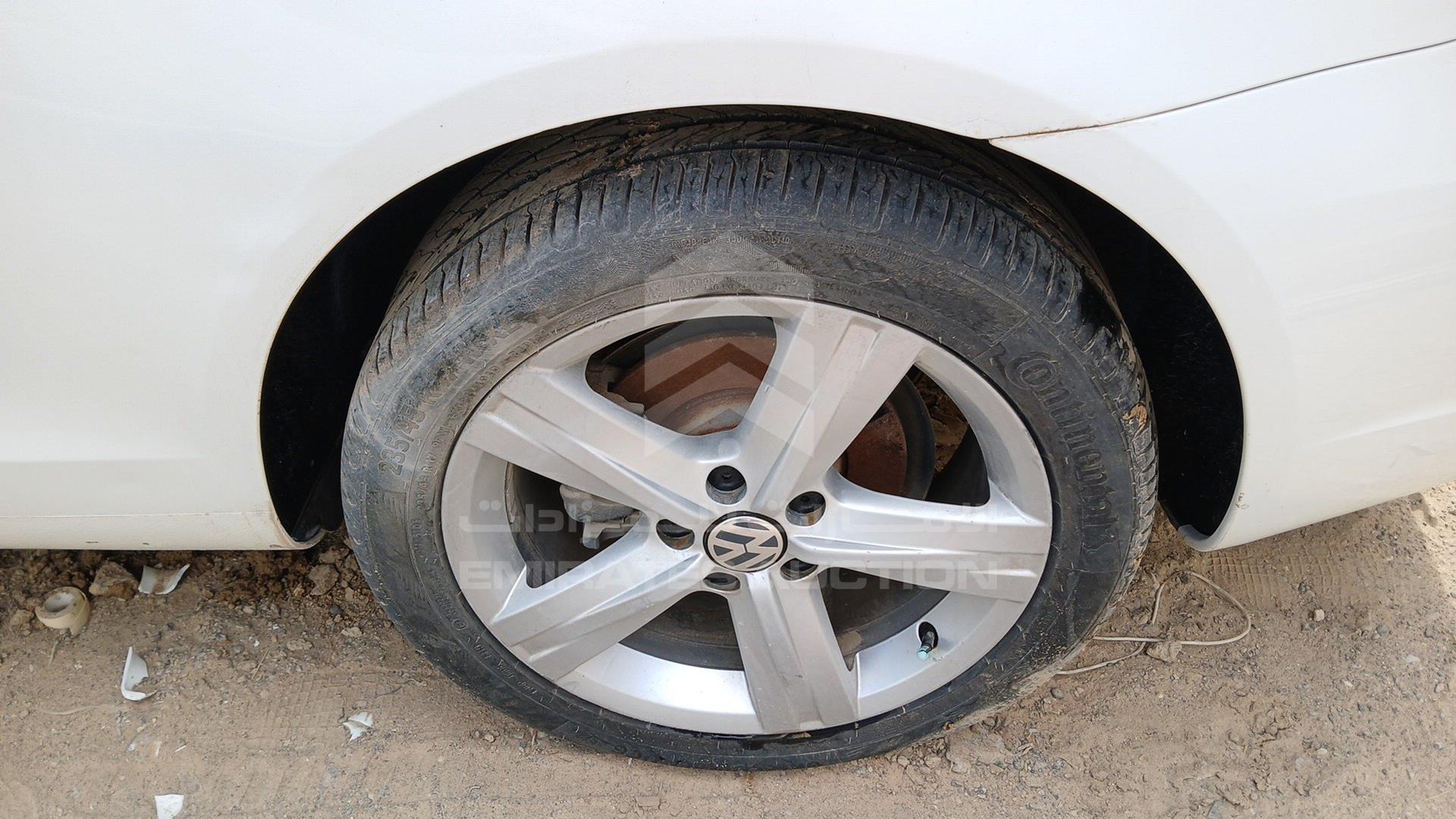 2013 VOLKSWAGEN EOS VIN: WVWAM2AH2DV002429
