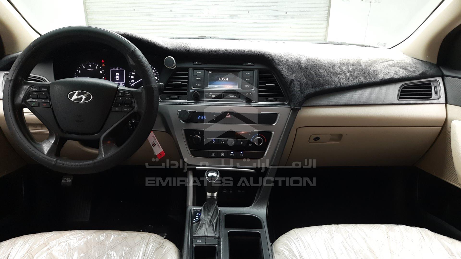 2016 HYUNDAI SONATA VIN: KMHE241G1GA122482