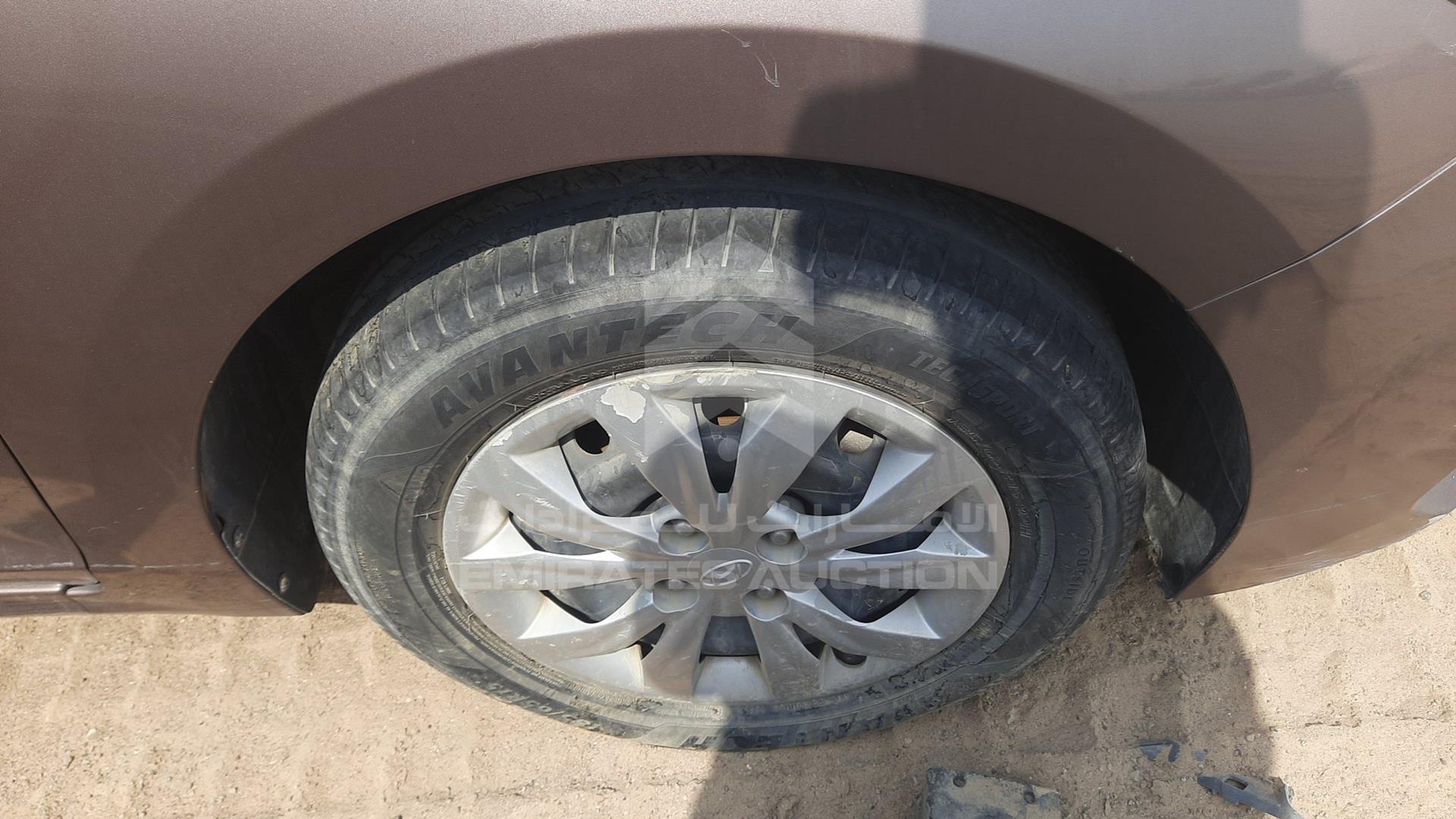 2019 HYUNDAI ACCENT VIN: MALC741C0KM095709