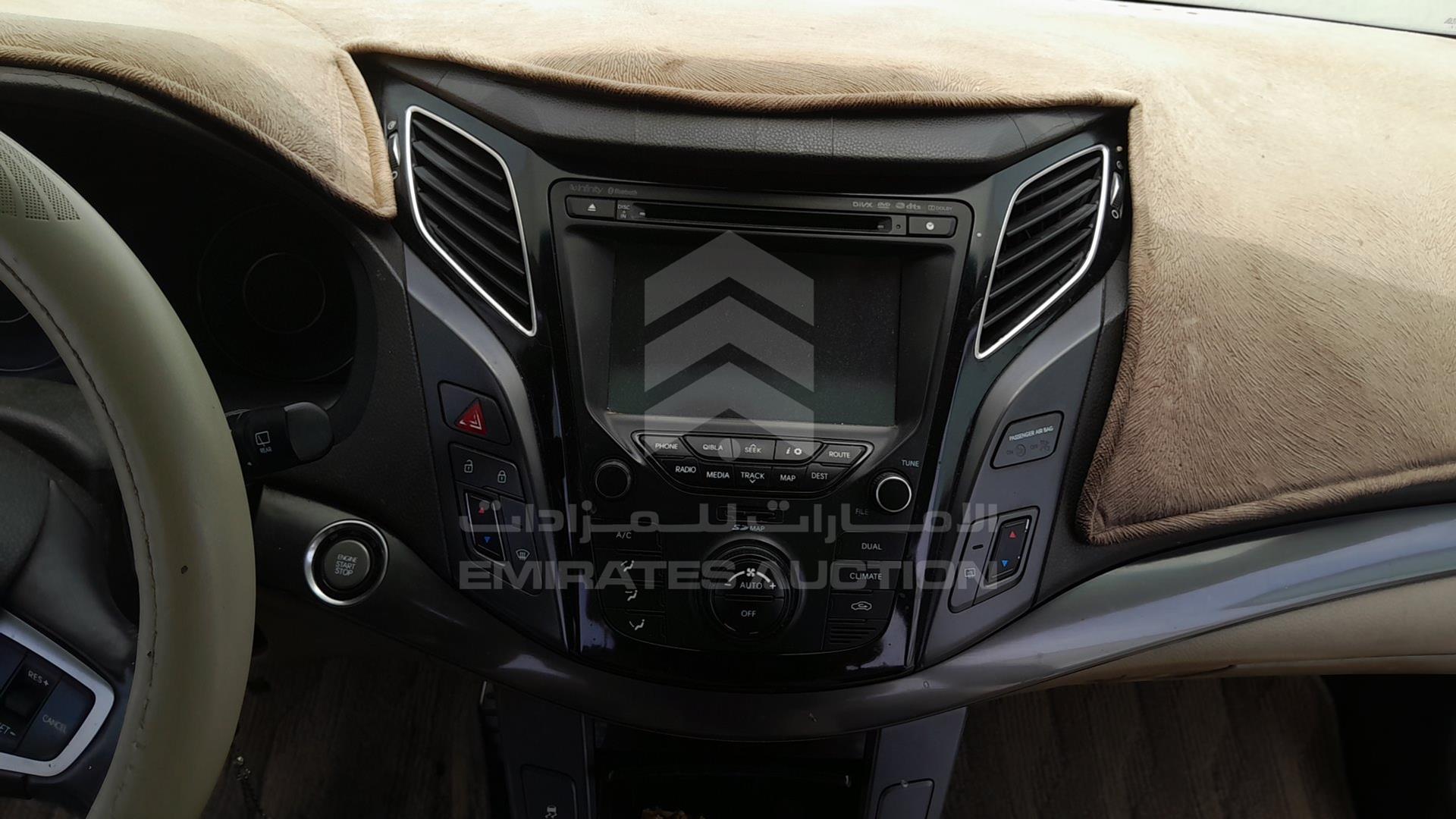 2014 HYUNDAI I40 VIN: KMHLC81C3EU063018