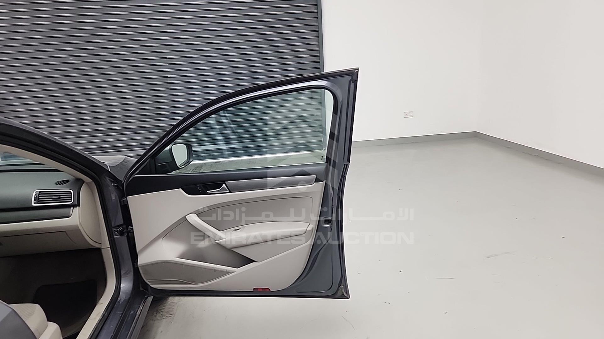2015 VOLKSWAGEN PASSAT VIN: WVWBR7A3XFC061072