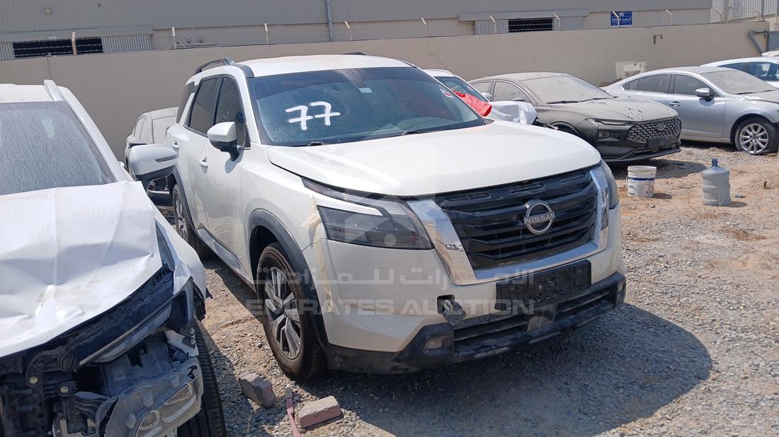 2024 Nissan Pathfinder — Front Right Angle — Photo 9