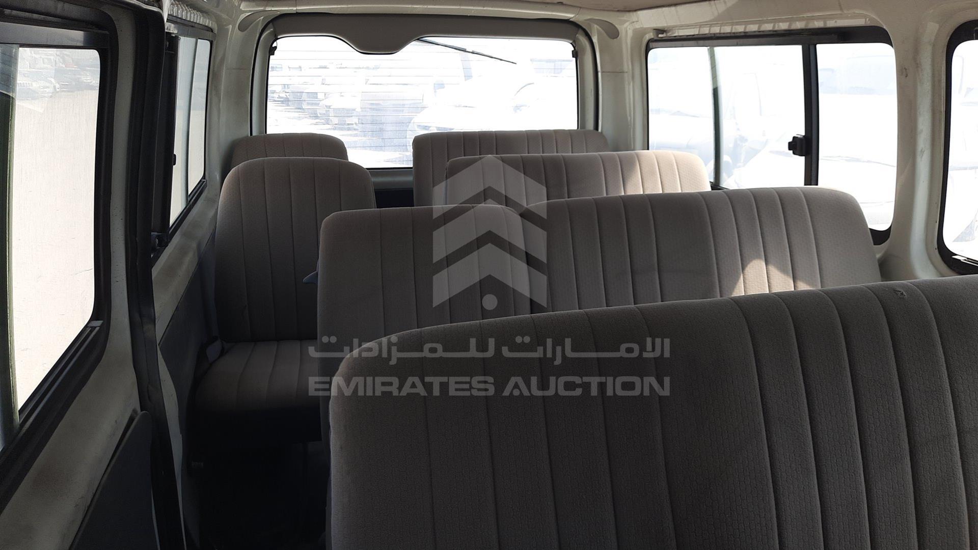 2010 TOYOTA HIACE VIN: JTGJX02P8A0033083