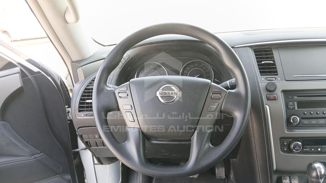 نيسان باترول 2019 — التحكمات في عجلة القيادة — صورة 14