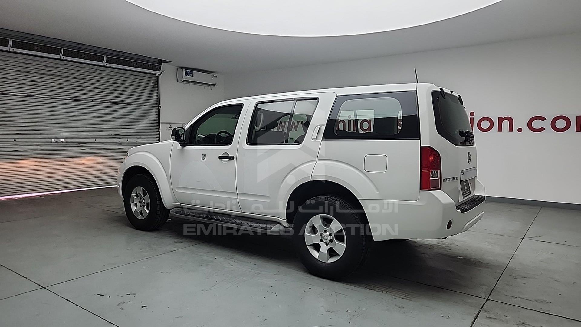 2015 NISSAN PATHFINDER VIN: VSKLR11A2FA568140