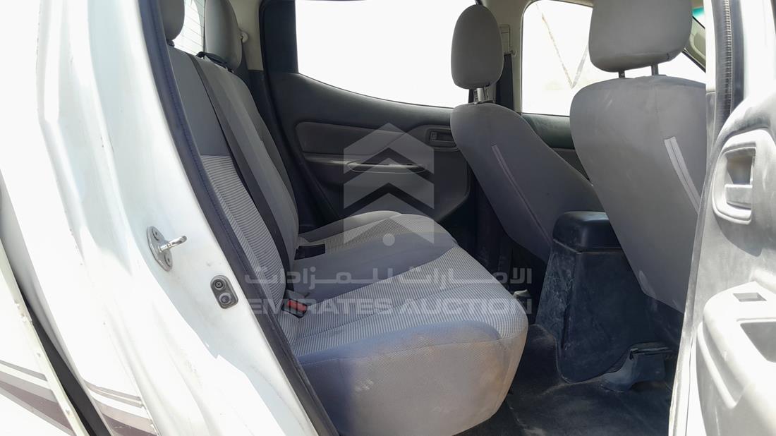 ميتسوبيشي L 200 2016 — زاوية الراكب الخلفي اليمنى — صورة 22