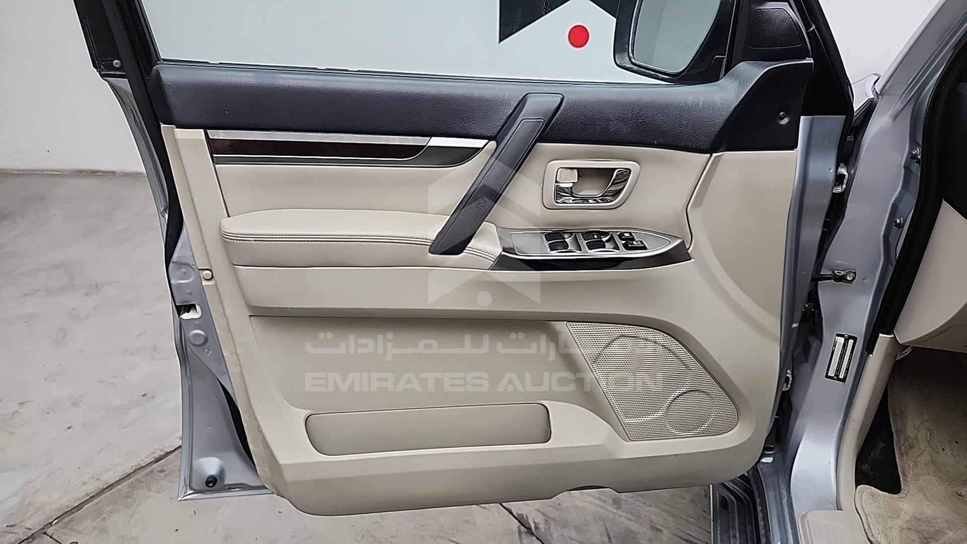 2012 MITSUBISHI PAJERO VIN: JMYLRV95WCJ709340