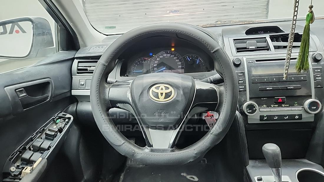 2013 Toyota Camry — Steering & Mounted Controls — Photo 11