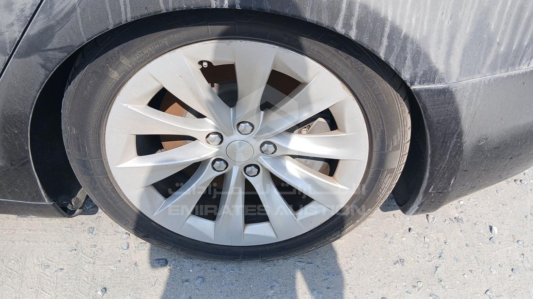 2018 Tesla Model S — Rear Left Tyre — Photo 33