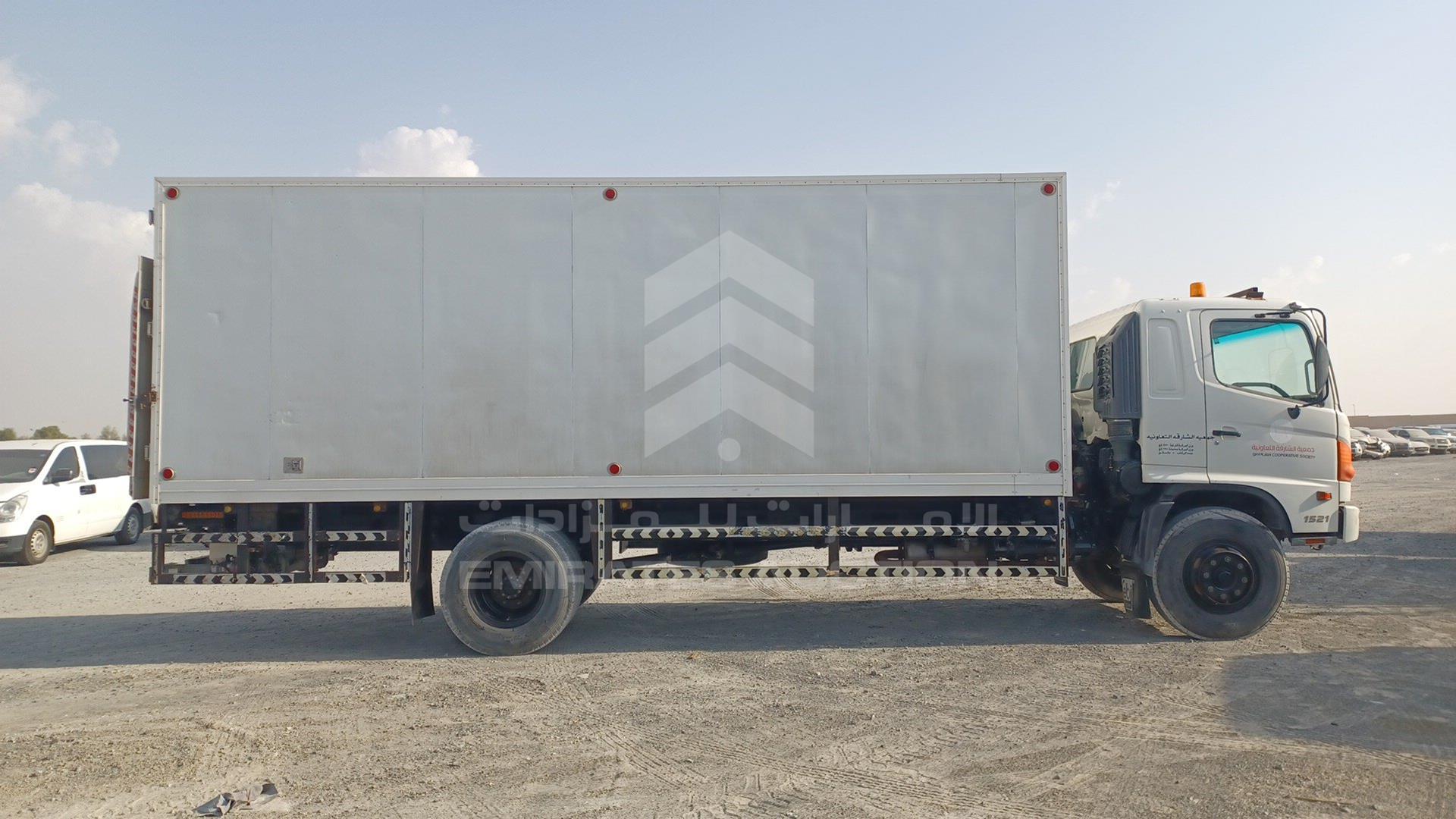 2011 HINO 500 VIN: JHDFG1JP1B1S18435
