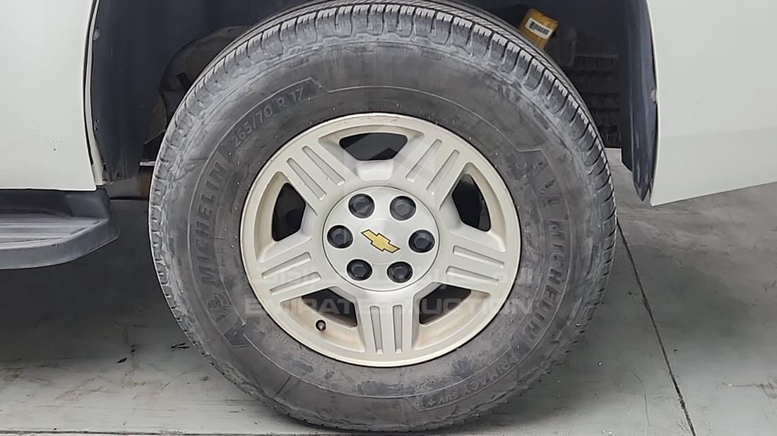 2008 Chevrolet Tahoe — Rear Left Tyre — Photo 31